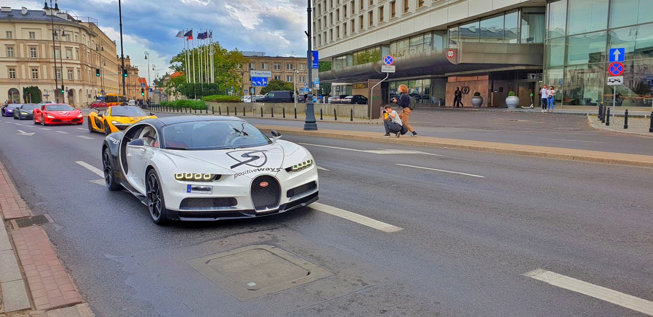 hotel vitoria bugatti veyron - Gdzie w Warszawie robić zdjęcia super drogich aut