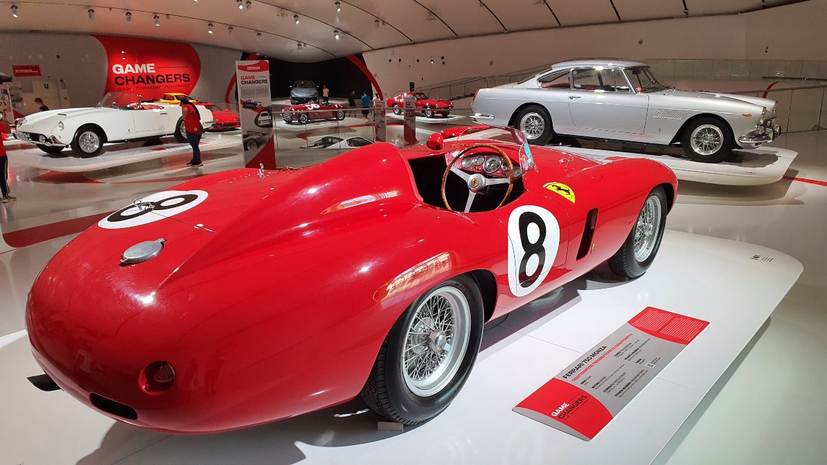 Pętla Modeńska FerLamPagMas Ferrari Lamorghini Pagani Maserati enzo muzeum